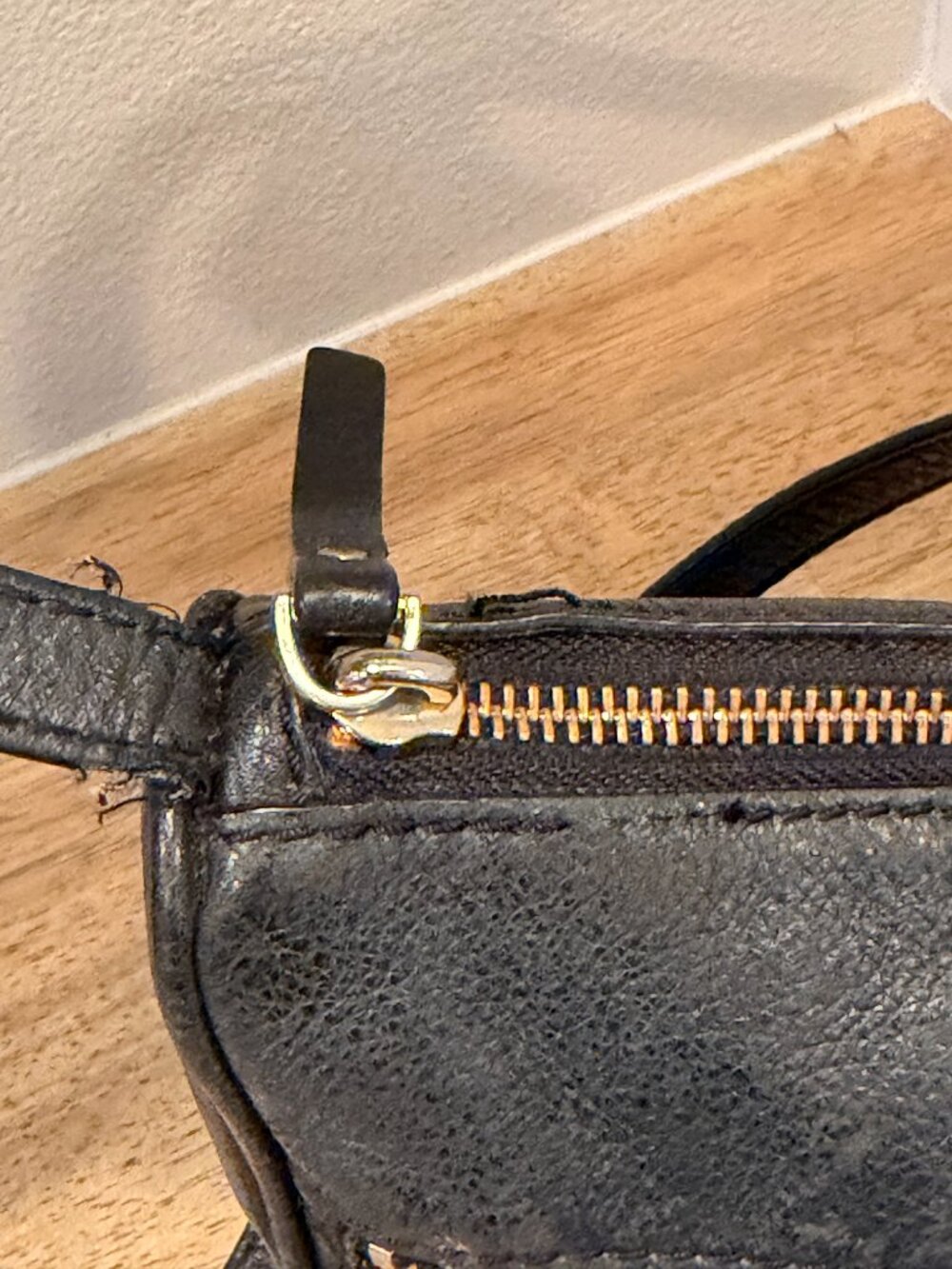 Kate Spade Black Pebbled Leather Crossbody Bag Gold Hardware - Picture 3 of 15